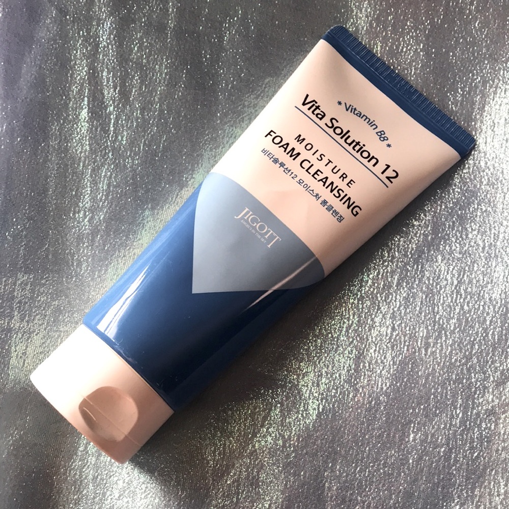 3/$15 Vita Solution 12 Moisture Foam Cleansing
